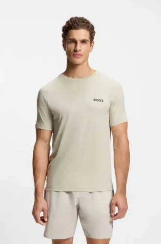 Aktiv, snabbtorkande T-shirt i slim fit med fyrvägsstretch