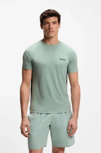 Aktiv, snabbtorkande T-shirt i slim fit med fyrvägsstretch