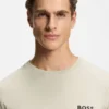 Aktiv, snabbtorkande T-shirt i slim fit med fyrvägsstretch