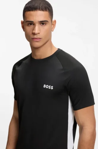 Aktiv, snabbtorkande T-shirt i slim fit med fyrvägsstretch