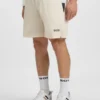 Aktiva tennisshorts med fukttransporterande egenskaper