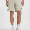 Aktiva tennisshorts med fukttransporterande egenskaper
