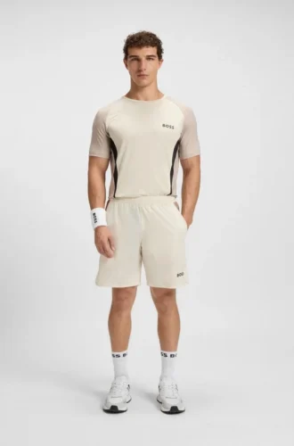 Aktiva tennisshorts med fukttransporterande egenskaper