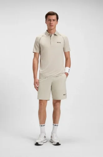 Aktiva tennisshorts med fukttransporterande egenskaper