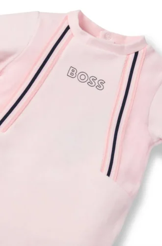 Babypyjamas i sammet med logotryck
