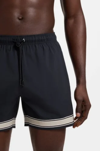 Badshorts med dragsko i stretchtyg med bandkant