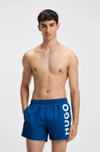 Badshorts med vertikalt logotryck