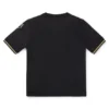 Barn-T-shirt i stretchtyg med broderade patchar Barn-T-shirt i stretchtyg med broderade patchar