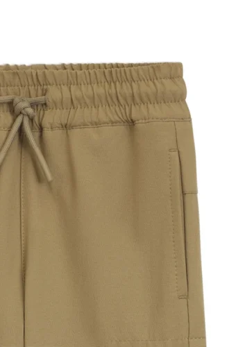 Barnbyxor i skrynklig fleece med cargofickor