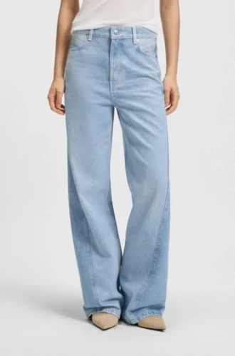 Blå jeans med vida ben i styv denim