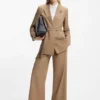 Blazer i normal passform i stretchigt melerat tyg