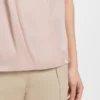 Blus i normal passform i stretchig siden