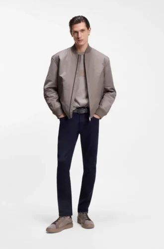 BOSS x ASTON MARTIN bomberjacka i vattenavvisande twill