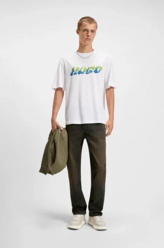 Gröna jeans i normal passform i styv denim