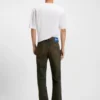 Gröna jeans i normal passform i styv denim