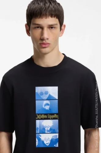 HUGO x Jujutsu Kaisen T-shirt med karaktärstryck