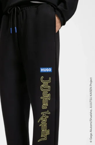 HUGO x Jujutsu Kaisen träningsbyxor i bomullsfrotté