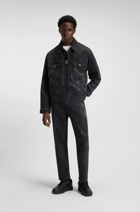 HUGO x RB-jeans i avslappnad passform med lasergraverat mönster HUGO x RB-jeans i avslappnad passform med lasergraverat mönster