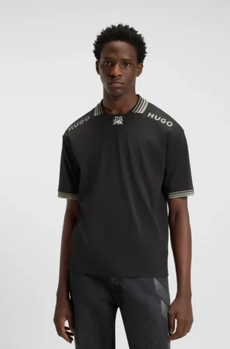 HUGO x RB-polotröja med logotyper och kontrastkant