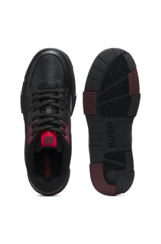 HUGO x RB sneakers i konstläder med tjur-logotyp