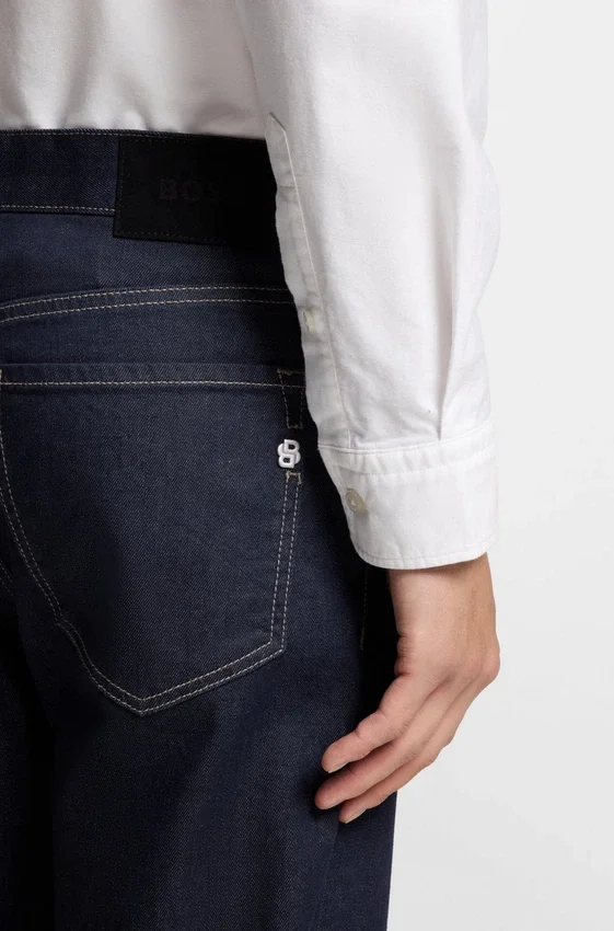Indigo-färgade jeans med rak passform i stretchdenim Indigo-färgade jeans med rak passform i stretchdenim