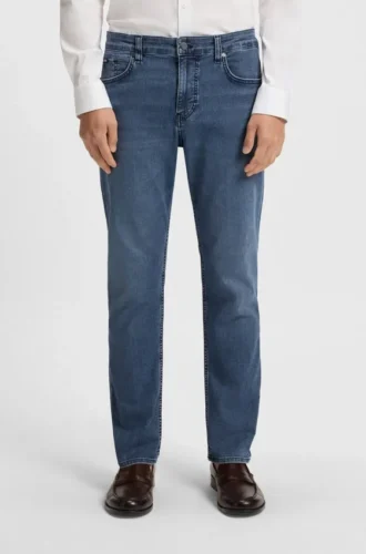 Jeans i regular fit i färgen Maine Blue i funktionsdenim