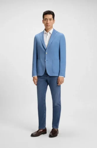 Jeans i regular fit i färgen Maine Blue i funktionsdenim