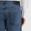 Jeans i regular fit i färgen Maine Blue i funktionsdenim Jeans i regular fit i färgen Maine Blue i funktionsdenim