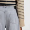 Jeans med avslappnad passform i gråblå denim Jeans med avslappnad passform i gråblå denim