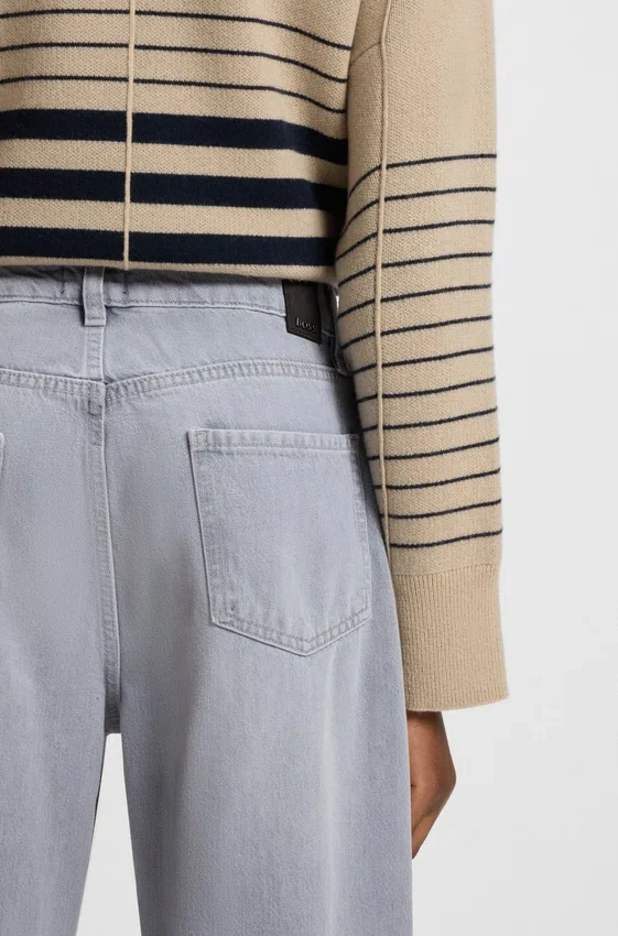 Jeans med avslappnad passform i gråblå denim Jeans med avslappnad passform i gråblå denim