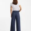 Jeans med avslappnad passform och vida ben