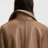 Läderjacka i trenchcoat-stil