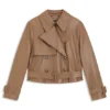 Läderjacka i trenchcoat-stil
