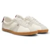 Låga sneakers med detaljer i mocka