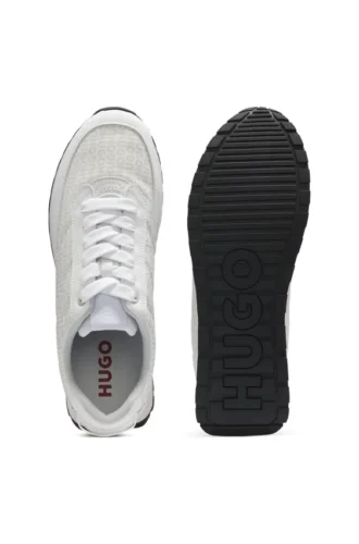 Låga sneakers med monogram på ovansidan