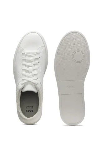 Låga sneakers med vävda och kornade effekter