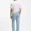 Ljusblå jeans i bekväm stretchdenim Ljusblå jeans i bekväm stretchdenim
