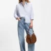 Ljusblå jeans med vid ben i styv denim Ljusblå jeans med vid ben i styv denim