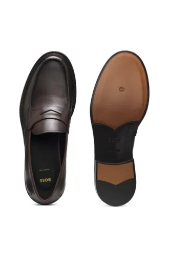 Loafers i mjukt läder, tillverkade i Italien