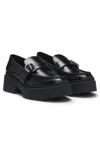 Loafers med spänne