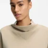 Löst sittande sweatshirt med draperad trattkrage