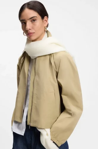 Lätt ullscarf med fransade kanter