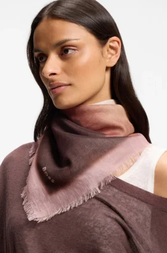 Mönstrad scarf i linne och bomull