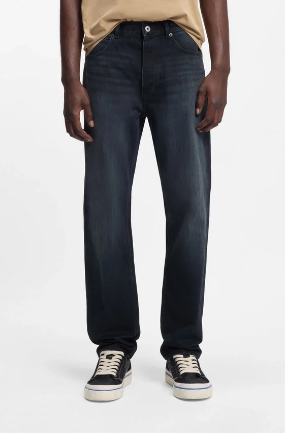 Mörkblå jeans i regular fit i stonewashed denim Mörkblå jeans i regular fit i stonewashed denim