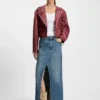 Nålstrecksmönstrad denimkjol med slits fram