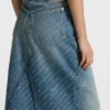 Nålstrecksmönstrad denimkjol med slits fram