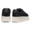 Platformsneakers med detaljer i mocka och bekväm innersula