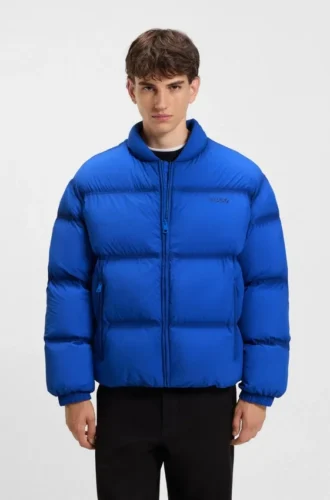 Pufferjacka med broderad logotyp och vattenavvisande yta