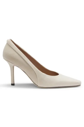 Pumps i mocka med komfortinlägg