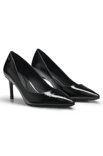 Pumps i strukturerat läder med 7 cm klack